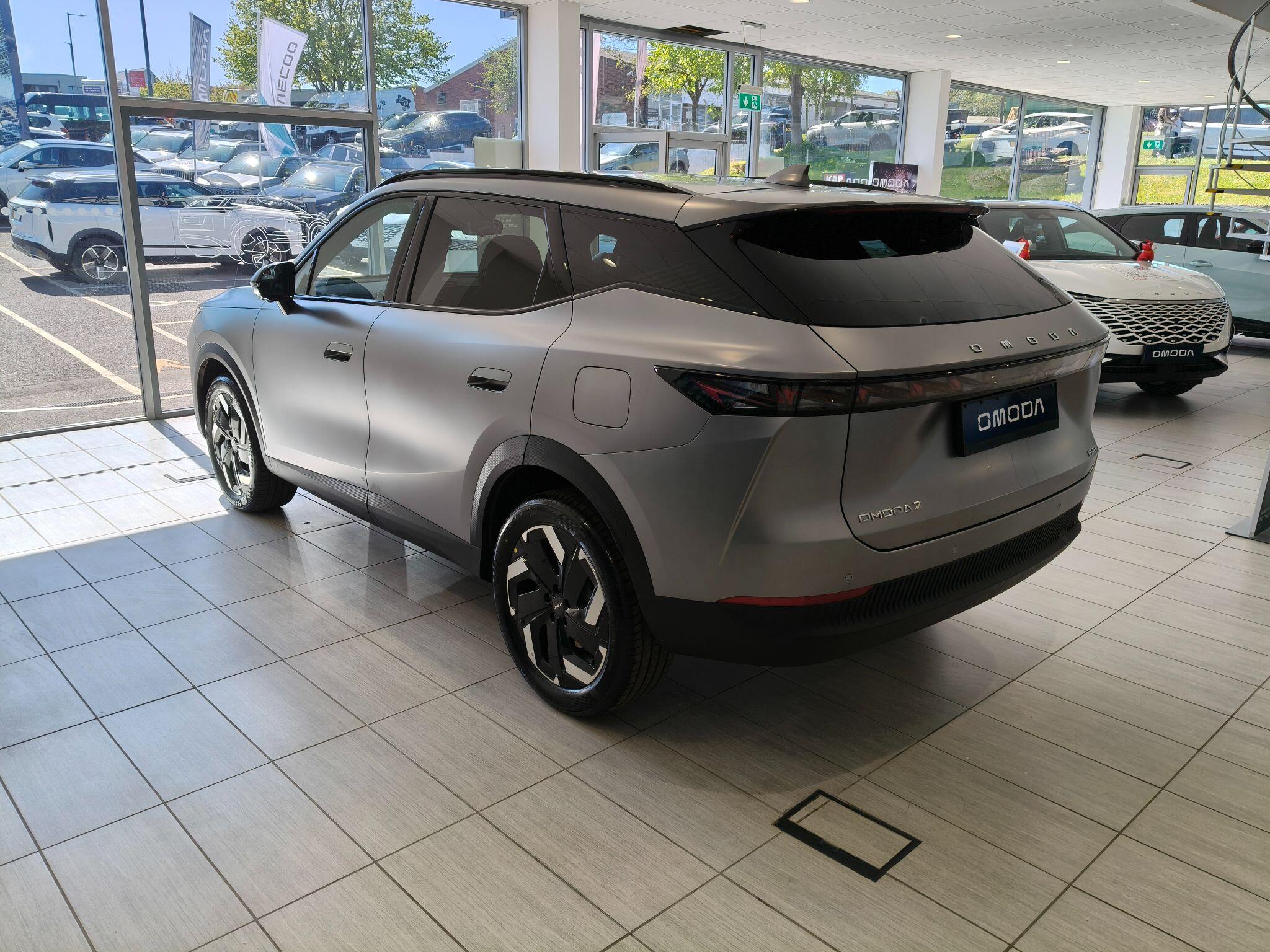 Large vehicle image